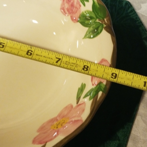 9" round vegetable dish, Franciscan Desert rose - Picture 2 of 7